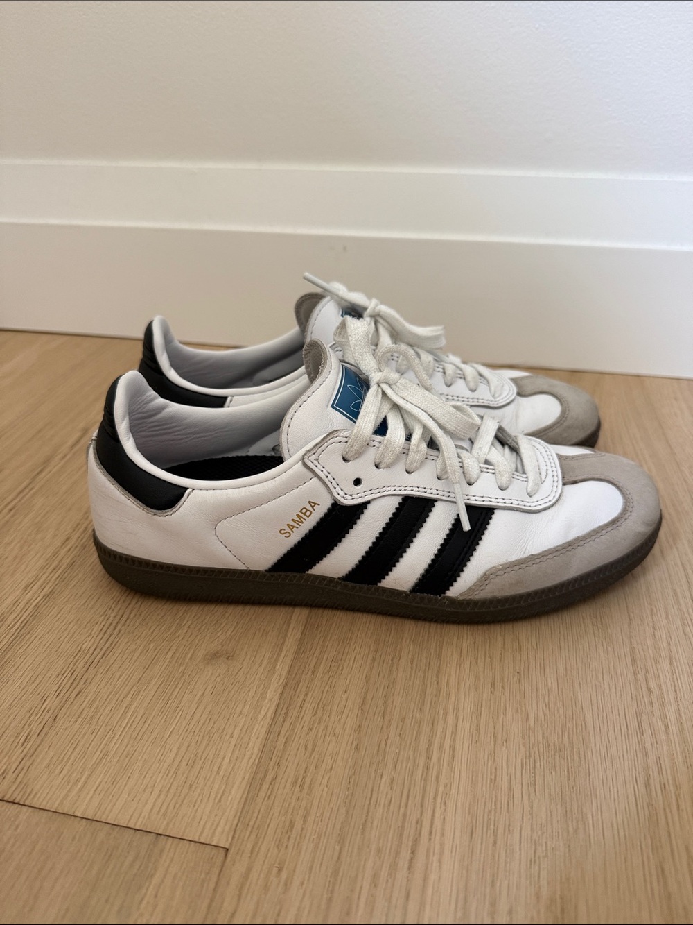 Adidas Samba OG shoes in Cloud White / Core Black / gum